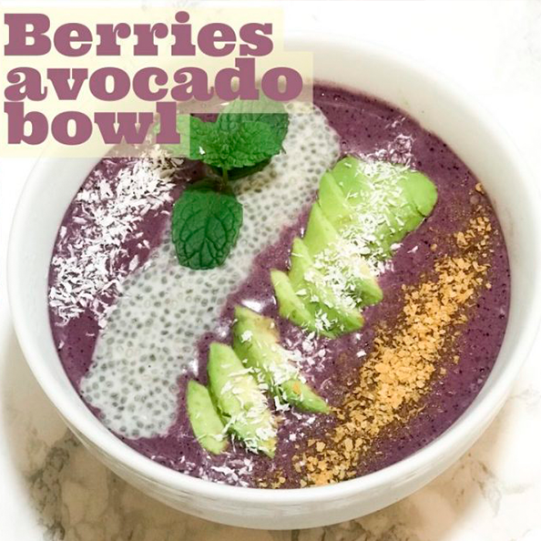 BERRIES AVOCADO BOWL WITH SOULBEE FLAKES BY @NAJLASALOME